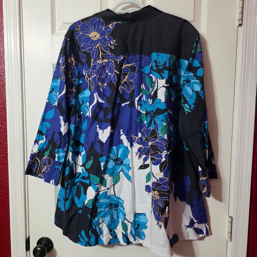 Chico's Women 18 XL Button Down Shirt Blue Floral Cotton Blend Blouse Top - Picture 3 of 6